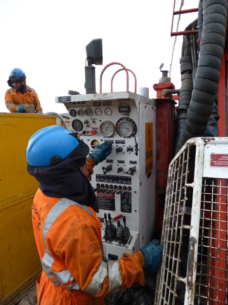 TÉCNICO PERFORISTA EN PERFORACIÓN DIAMANTINA